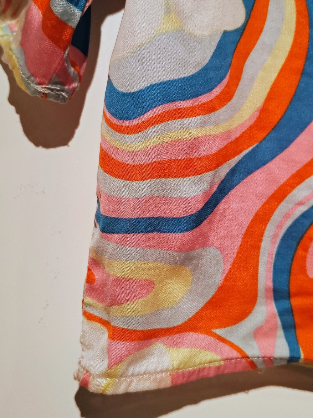Retro Tropical Hibiscus Psychedelic Print Button Front Blouse - Picture 5 of 7